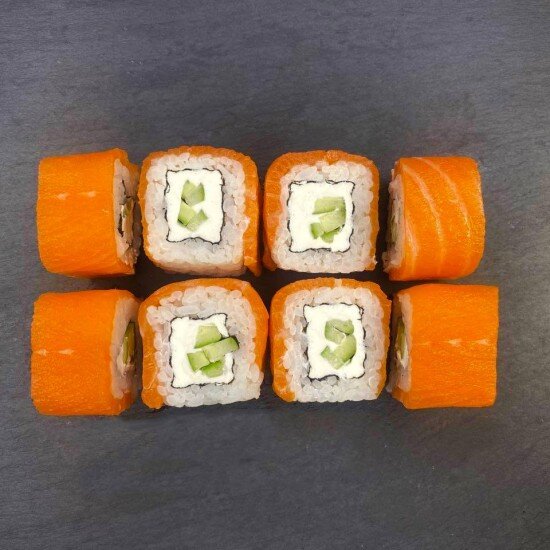 Ролл Филадельфия с огурцом