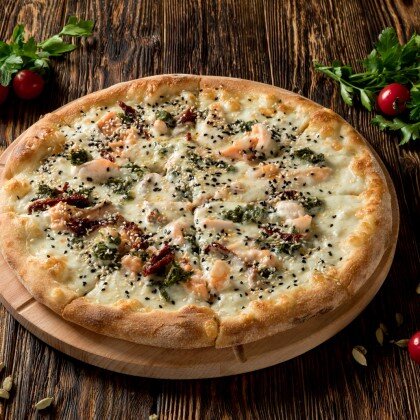 Пицца "Лосось креветка"