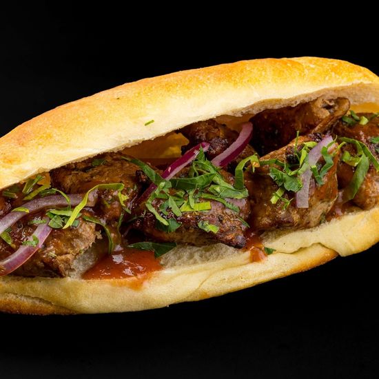 Бртуч со свининой в булке