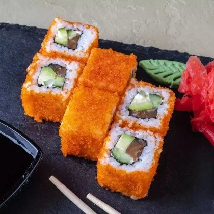 Роллы "Калифорния с лососем"