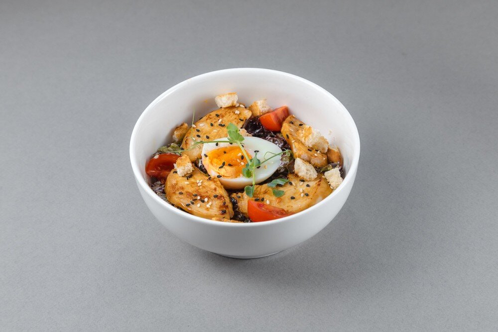 Японский цезарь с курочкой