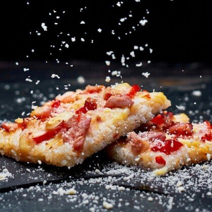 Японская пицца с лососем