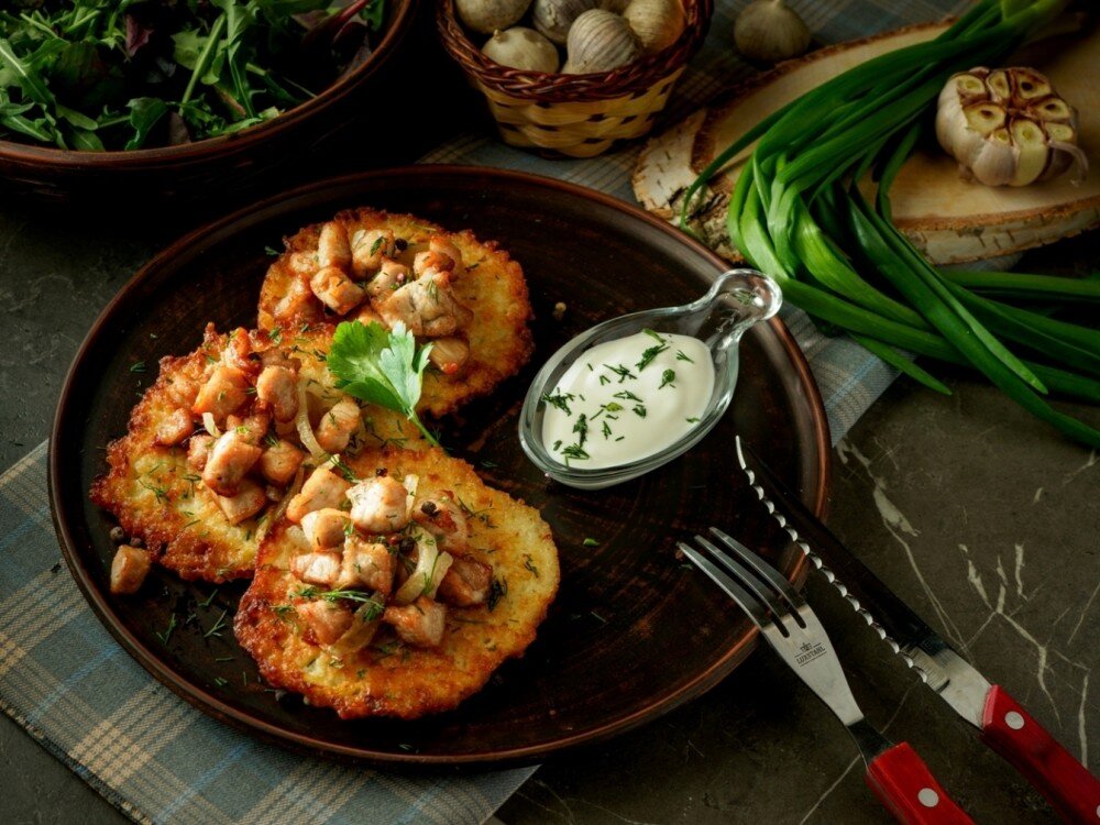 Драники с мясной поджаркой