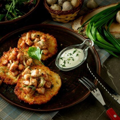 Драники с мясной поджаркой