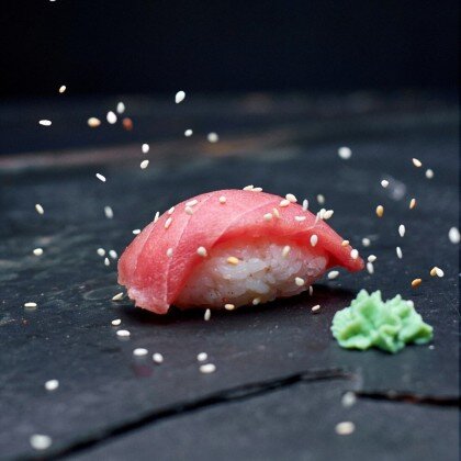 Суши с тунцом 1 шт