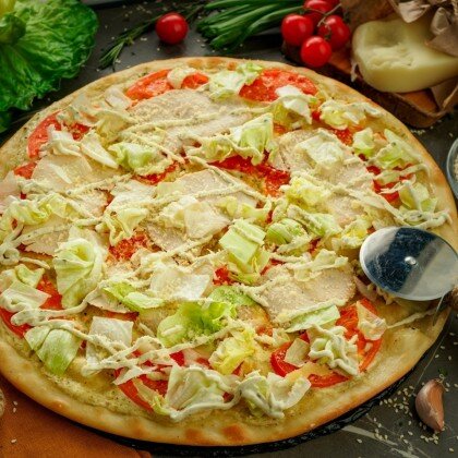 Пицца "Цезарь с курицей"