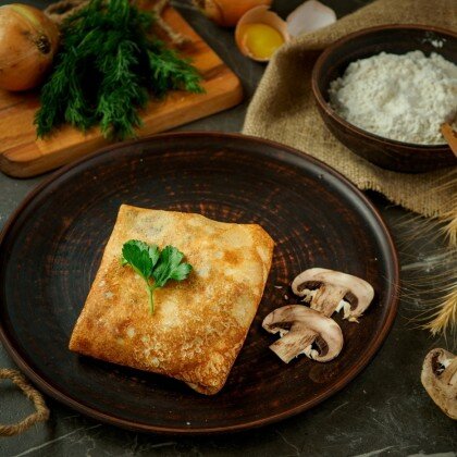 Блин с грибами