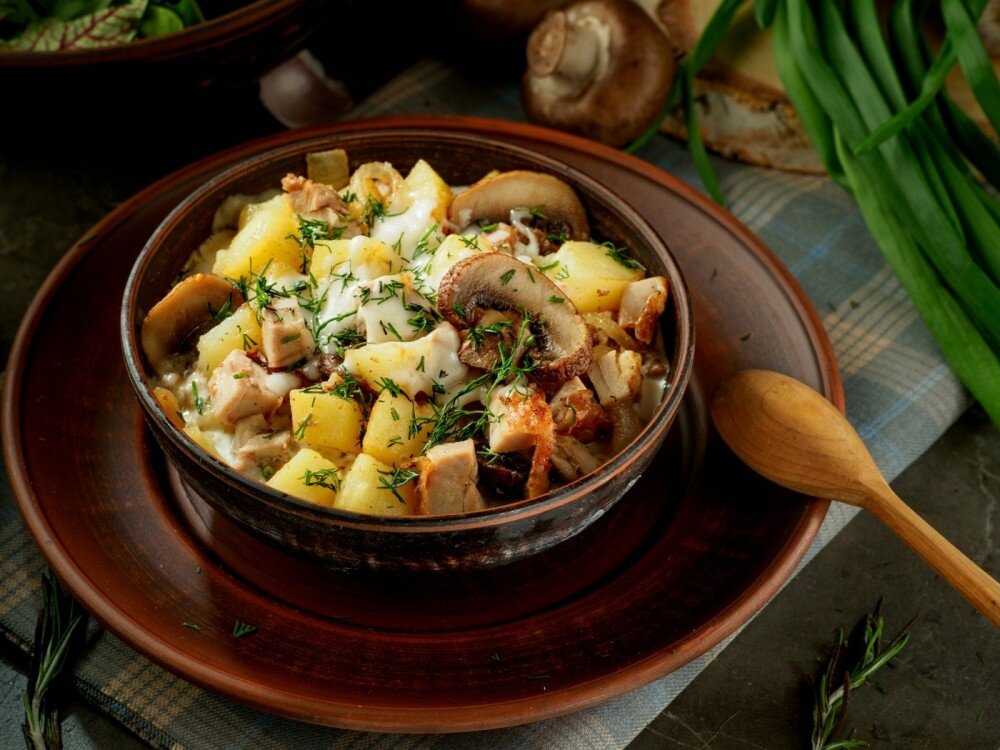 Картофель с курицей в горшочке 250 гр