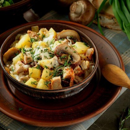 Картофель с курицей в горшочке 250 гр