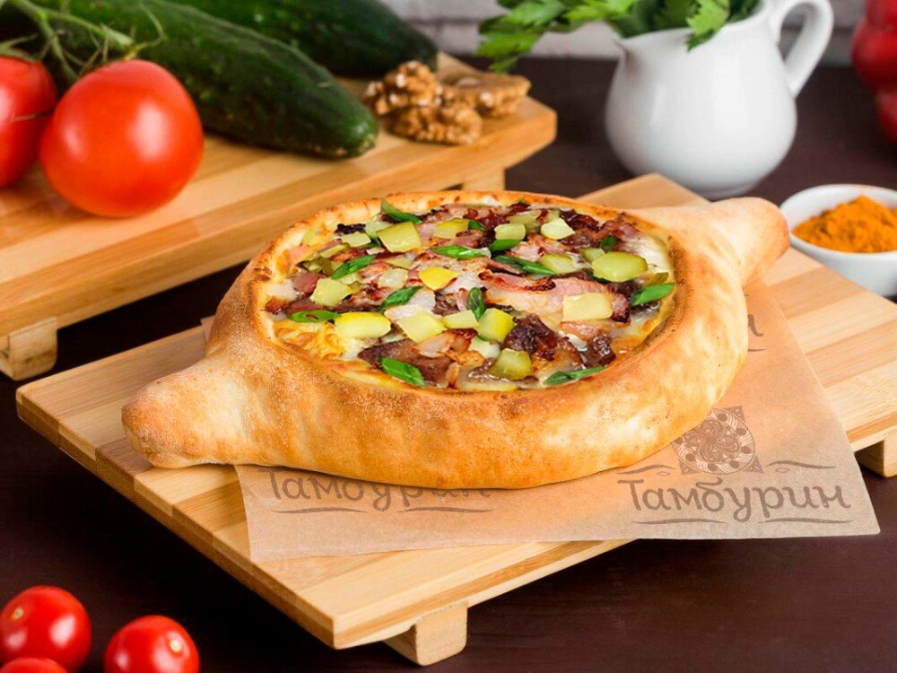 Хачапури с мраморной говядиной и беконом