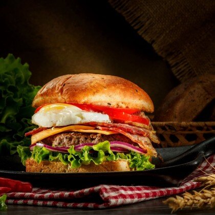 Тамбургер "Ранч" с говядиной и яйцом