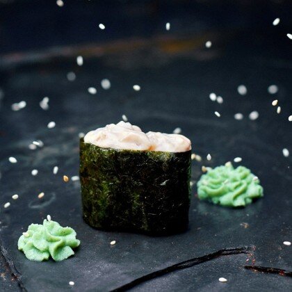 Спайси с лососем 1 шт