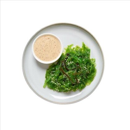 Чука салат с ореховым соусом