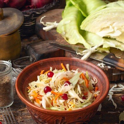 Салат из квашеной капусты