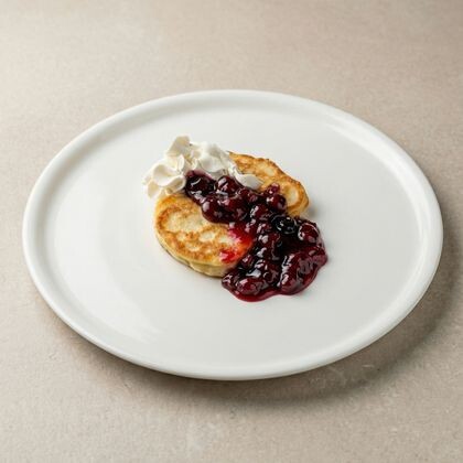 Оладушки с вишней