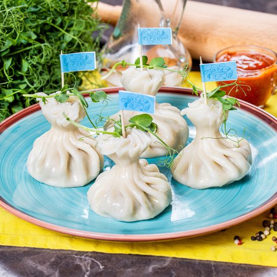 Хинкали с морепродуктами Том-ям