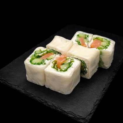 Спринг ролл с копченым лососем 6 шт