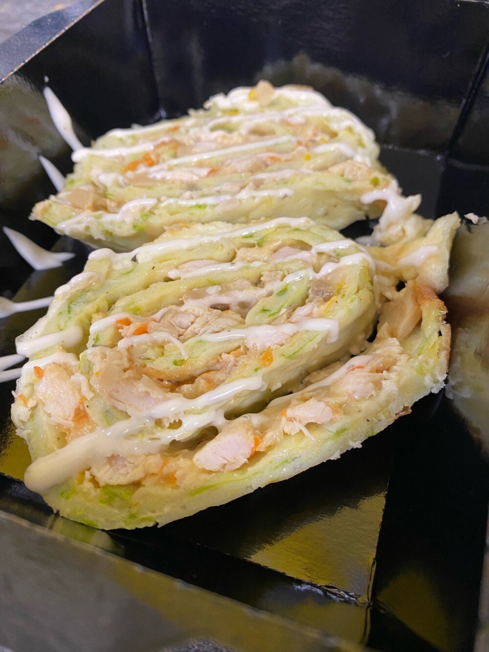 Рулет из кабачка с курицей и грибами