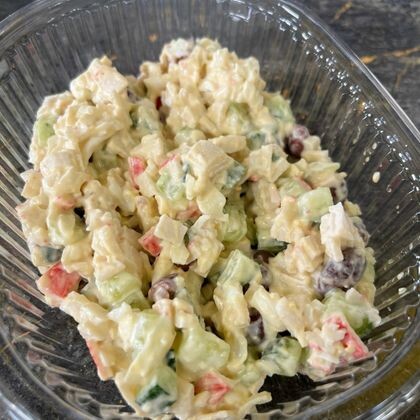 Салат с крабовыми палочками и консервированной фасолью