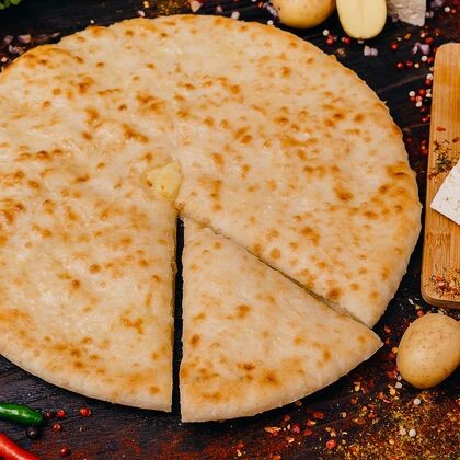 Осетинский пирог с сыром и зеленью малый