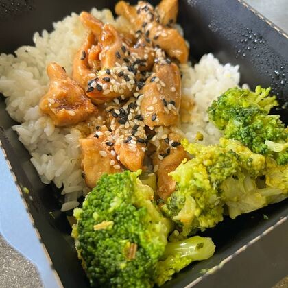 Курица терияки с рисом и брокколи