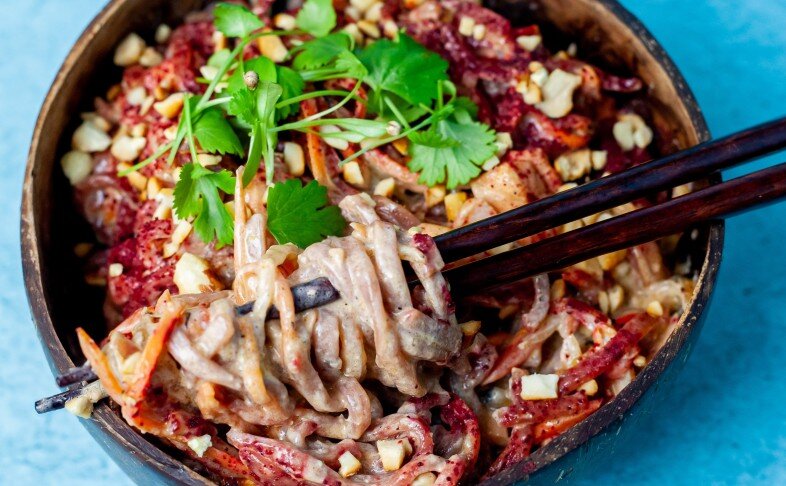 Коралловая лапша с лососем