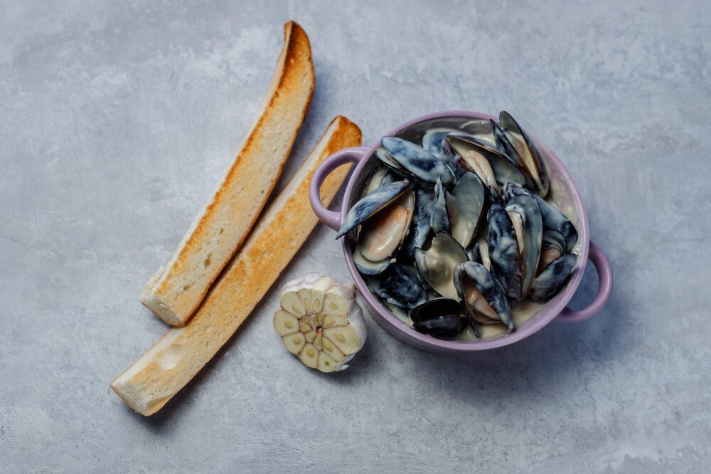 Мидии в сливочно-чесночном соусе