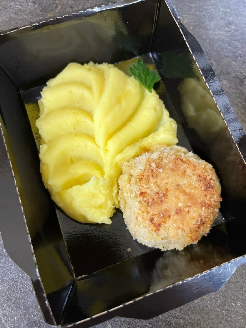 Рыбный биточек с картофельным пюре