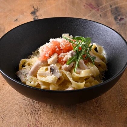 Паста с курицей и грибами