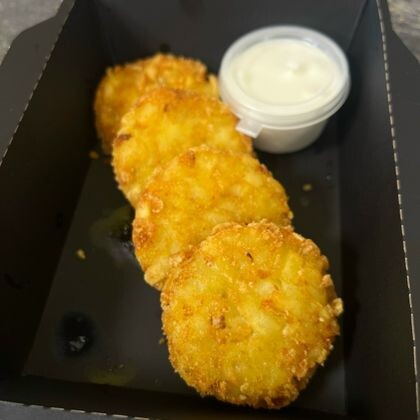 Картофельные драники со сметаной