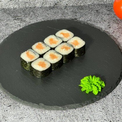 Мини-ролл с лососем