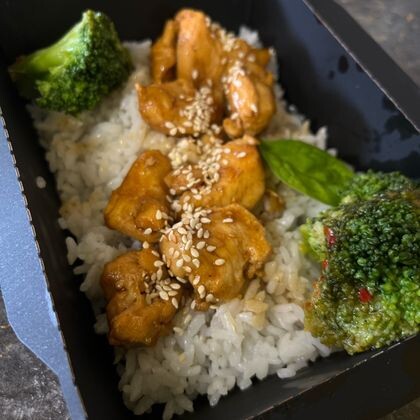 Курица терияки с рисом и брокколи