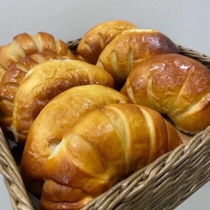 Пирожок с черничным джемом