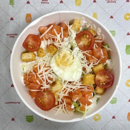 Салат «Цезарь» с лососем