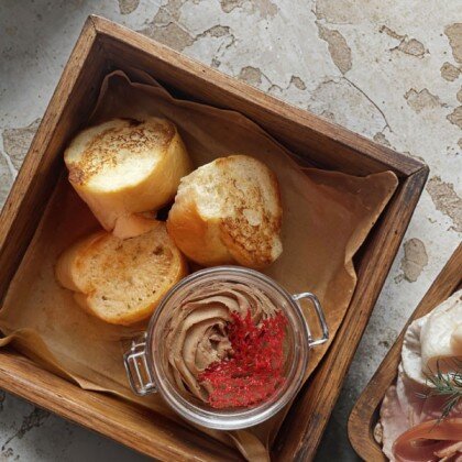 Паштет из курочки с багетом