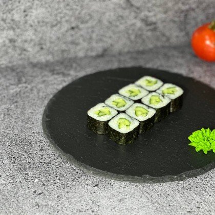 Мини-ролл с огурцом