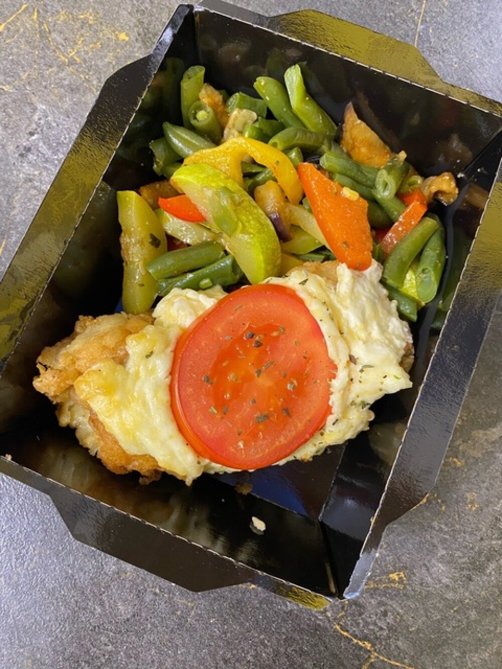 Запеченная треска  с овощами