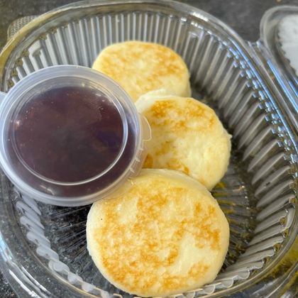 Сырники с клубничным джемом