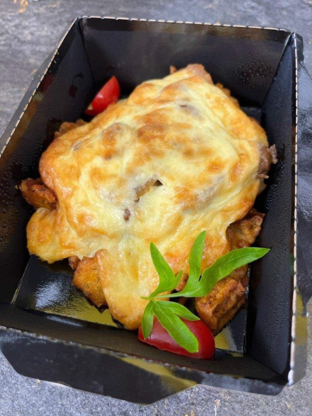 Мясо по-французски с опятами и печеным картофелем