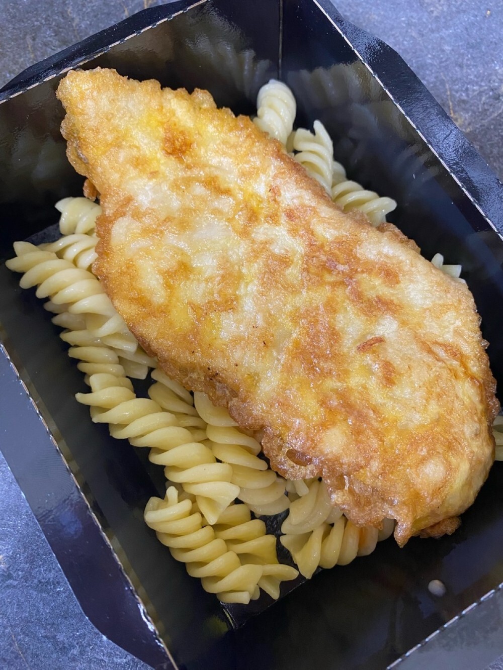 Куриная бризоль с макаронами
