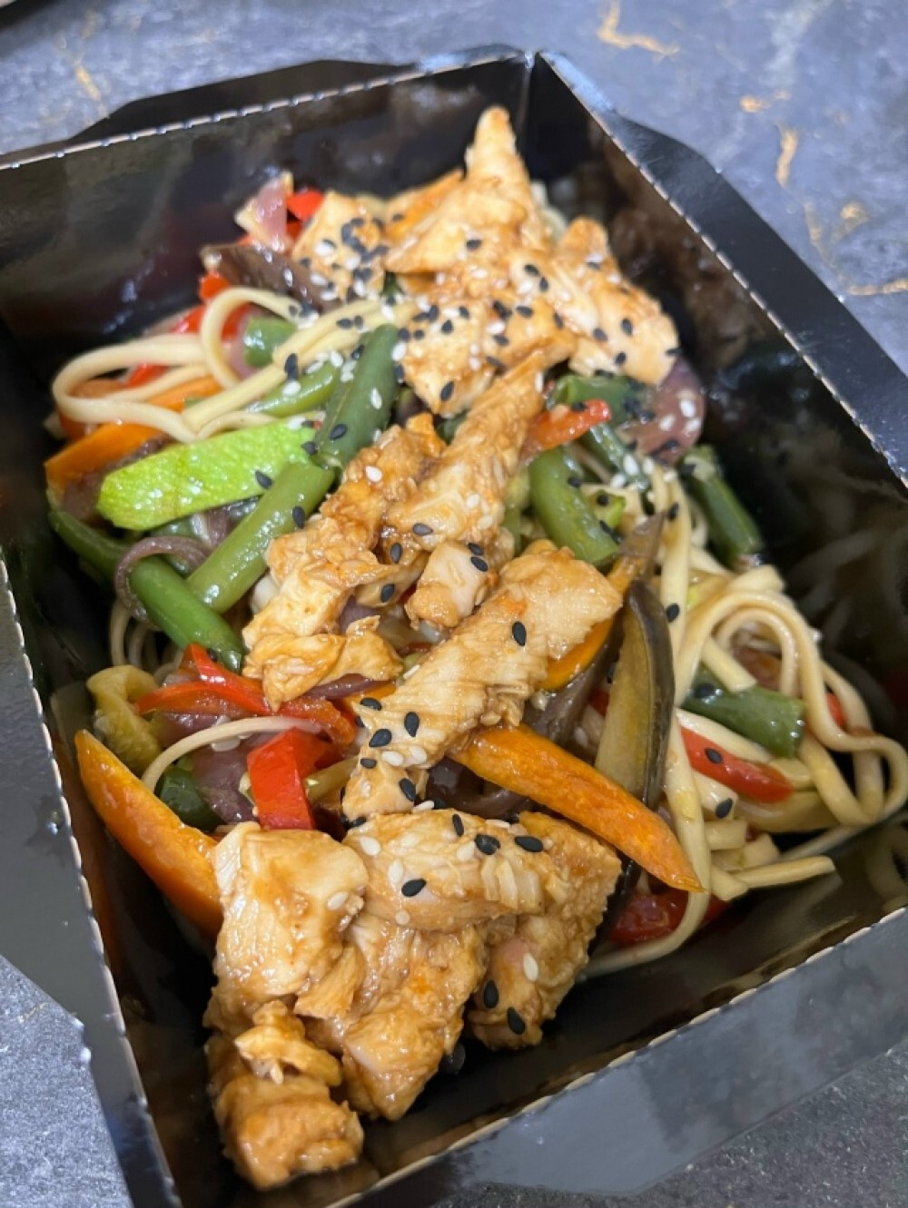 Лапша WOK с курицей терияки