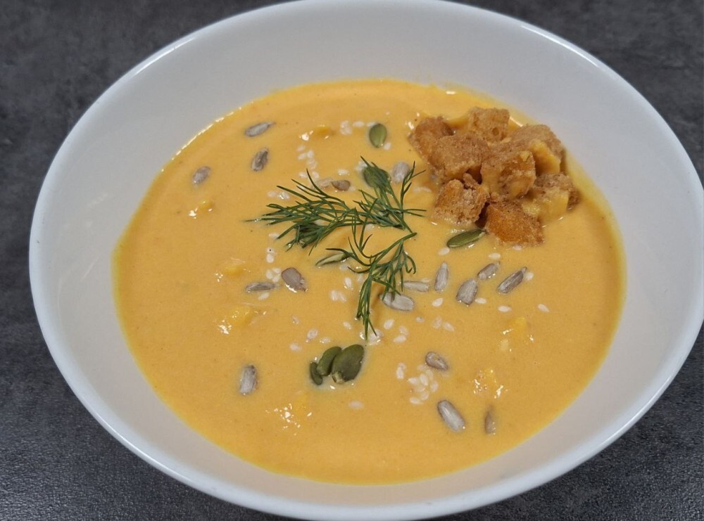 Тыквенный крем-суп с гренками