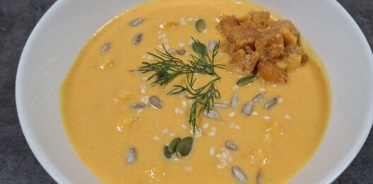 Тыквенный крем-суп с гренками