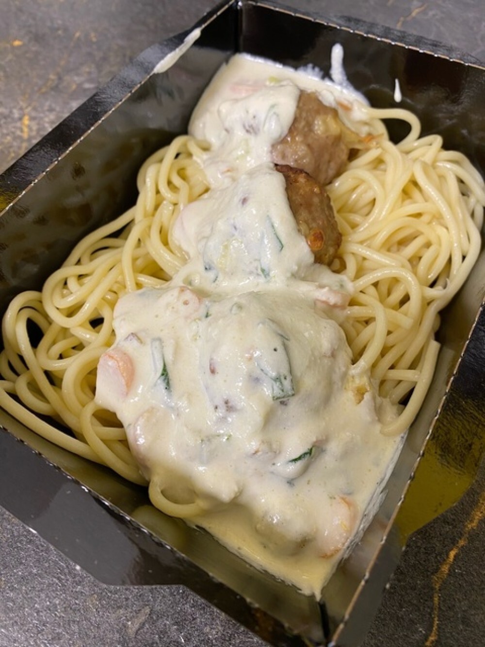 Мясные шарики с сыром со спагетти