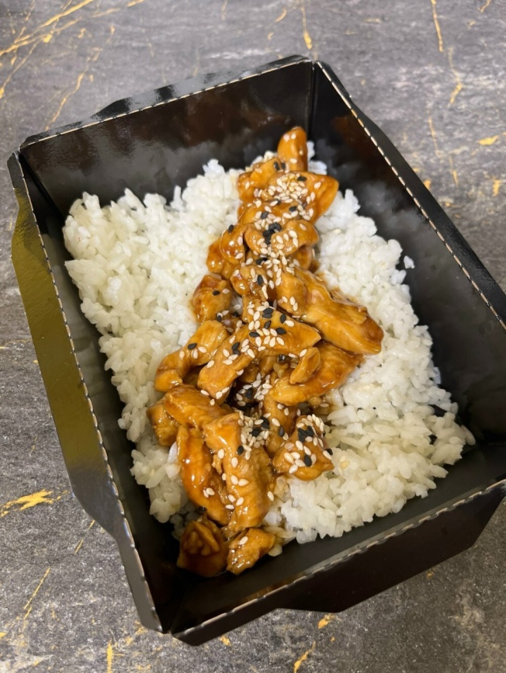 Куриная грудка в соусе терияки  с рисом