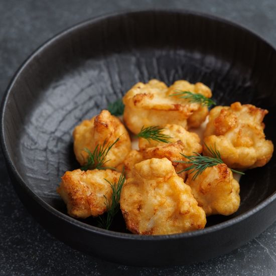 Цветная капуста в темпуре с соусом гамадари