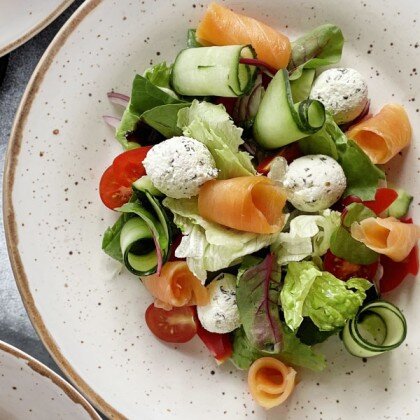 Грузинский овощной салат с сыром Надуги