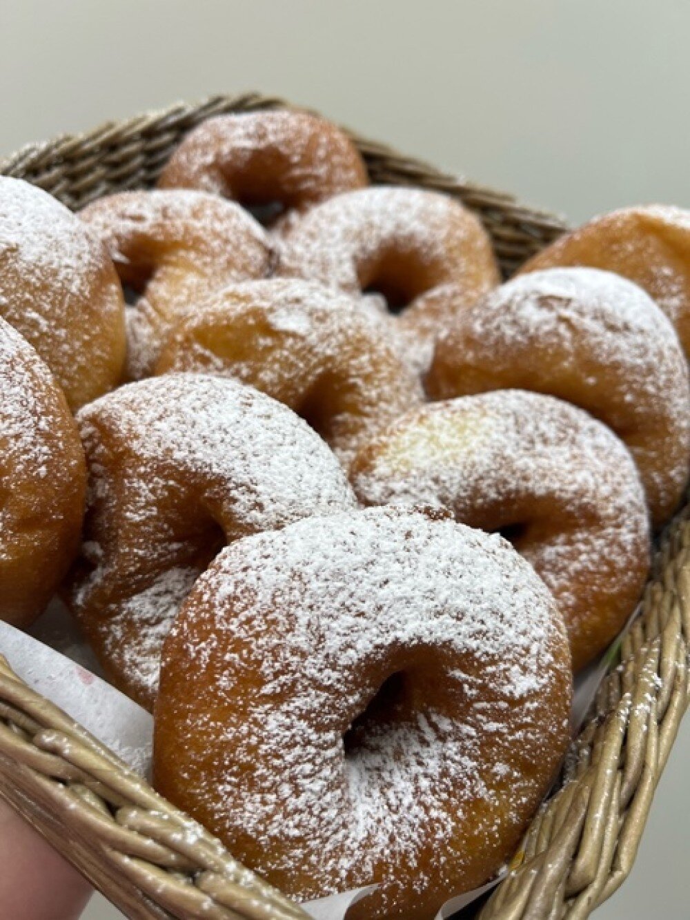 Пончики в сахарной пудре