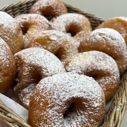 Пончики в сахарной пудре