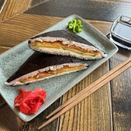 Суши-сэндвич СЯКЕ ХИОСИО